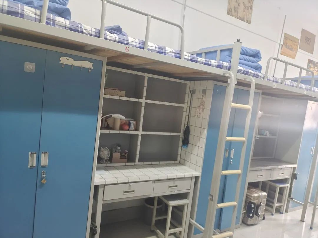 泰山学院宿舍条件怎么样,几个人住,有空调吗?